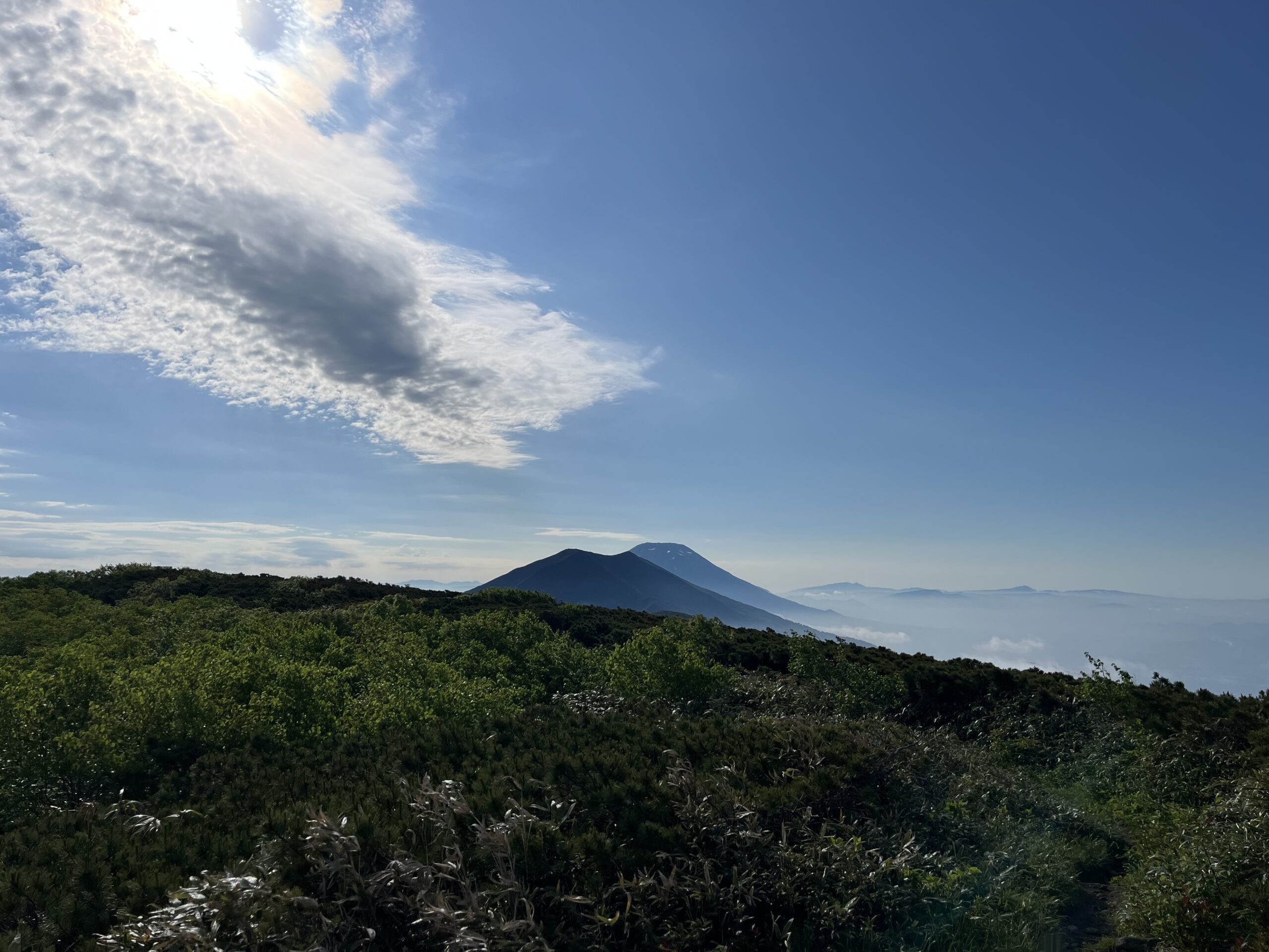 チセヌプリ山頂から羊蹄山を望む